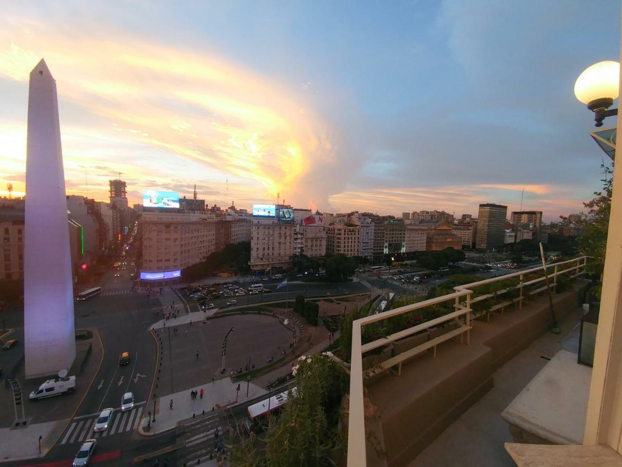 Penthouse Frente Al Obelisco Con Terraza Lägenhet Buenos Aires Exteriör bild